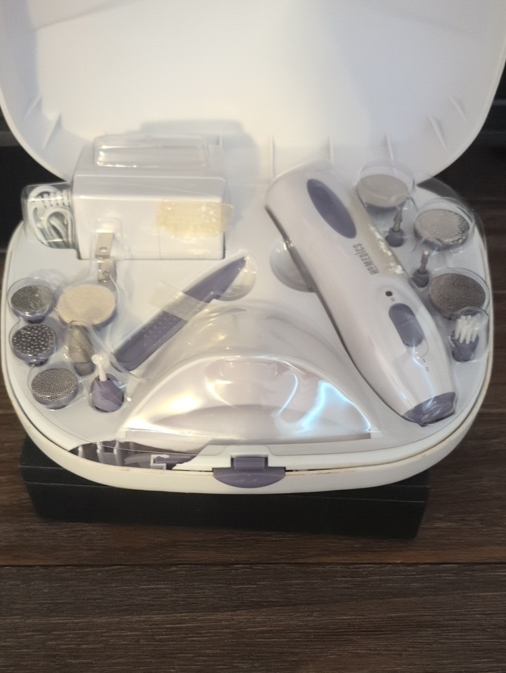 Generic Women's White and Purple Nail Care Kit